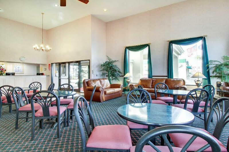 Econo Lodge Inn & Suites Gulfport Exterior foto